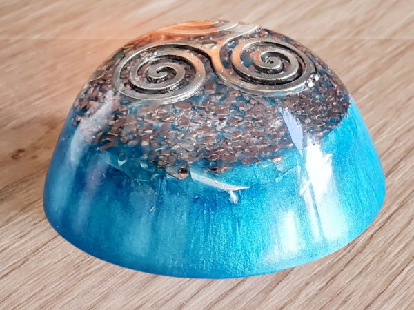 Orgonite dôme bleu triskell